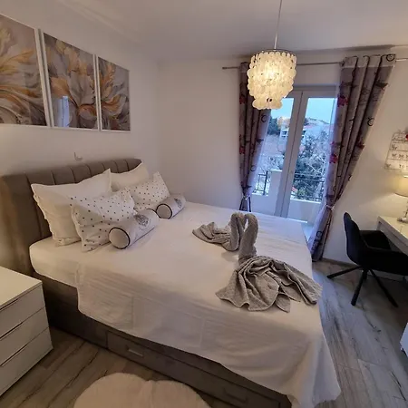 Apartament Lucka Ii *