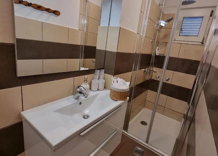 Lucka Ii Apartament *